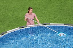 Accessoires Piscine Kit d’entretien piscine avec aspirateur et épuisette AquaClear Bestway 2