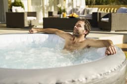 Spa Gonflable Spa gonflable rond Lay-Z-Spa Budapest AirJet 4-6 places Bestway 4