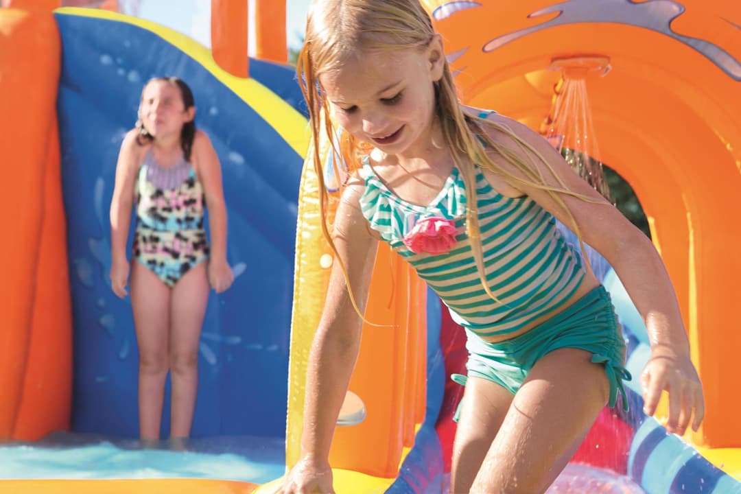 Jeux d'extérieur et trampoline Aire de jeux gonflable Hurricane Tunnel Blast 420 x 320 x 260 cm Bestway 4
