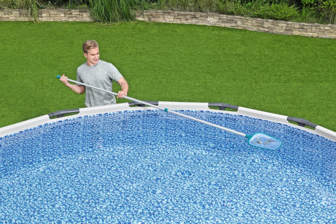 Accessoires Piscine Kit de nettoyage piscine AquaClean avec aspirateur et épuisette Bestway 3