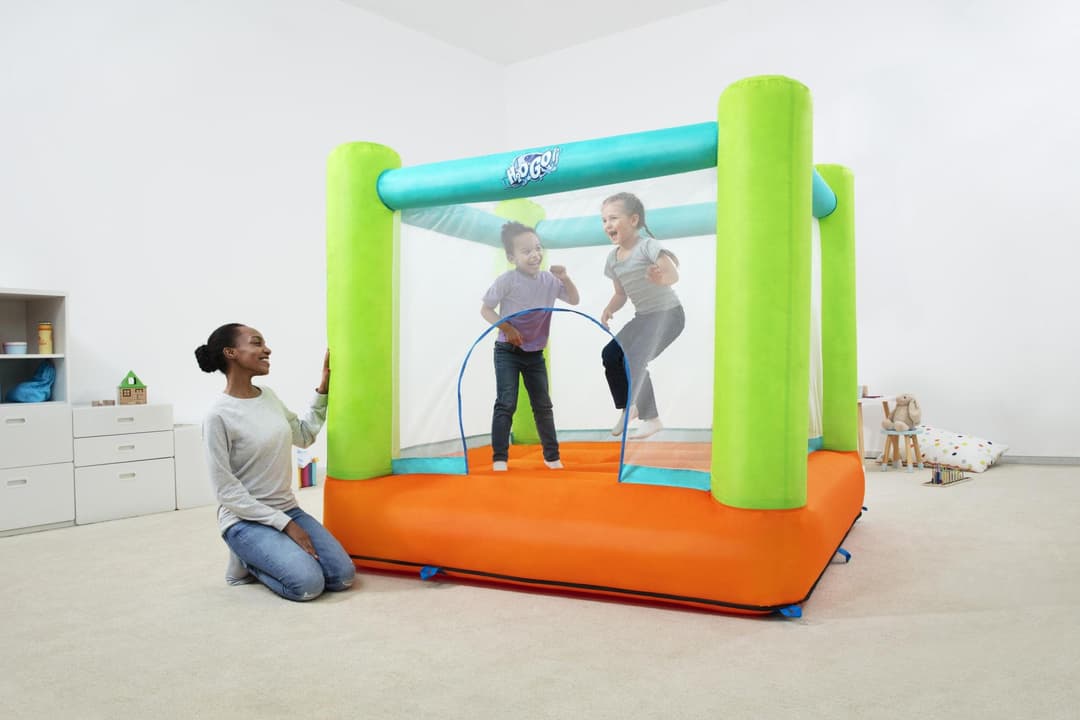 Jeux d'extérieur et trampoline Trampoline à air constant Jump and Soar™, 194 x 175 x 170 cm, 113 kg max, parois en maille, souffleur Bestway 2