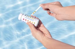 Accessoires Piscine 50 Bandelettes Test 3 en 1 chlore, PH et alcalinité Bestway 2