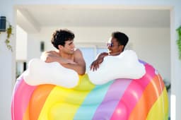 Jeux d'extérieur et trampoline Île gonflable Rainbow Dreams™ 2 personnes, 164 cm, design arc-en-ciel Bestway 7