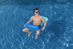 Jeux d'extérieur et trampoline Matelas hamac Comfort Plush™, 145 x 87 cm, 90 kg max, surface imperméable, maillage CoolDown™, structure convertible Bestway 9