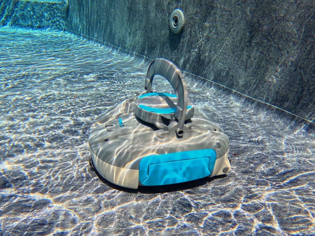 Robot piscine Robot piscine rechargeable Agathe - nettoyage fond plat - 15 m² max Bestway 4