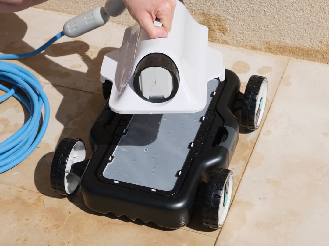 Robot piscine Robot piscine électrique Mia - nettoyage fond plat - 24m² max Bestway 4