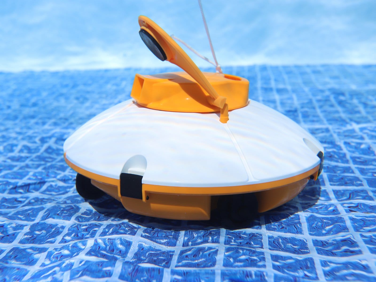 Robot piscine Robot de piscine Frisbee orange pour piscine à fond plat 5 x 3 m Bestway 4