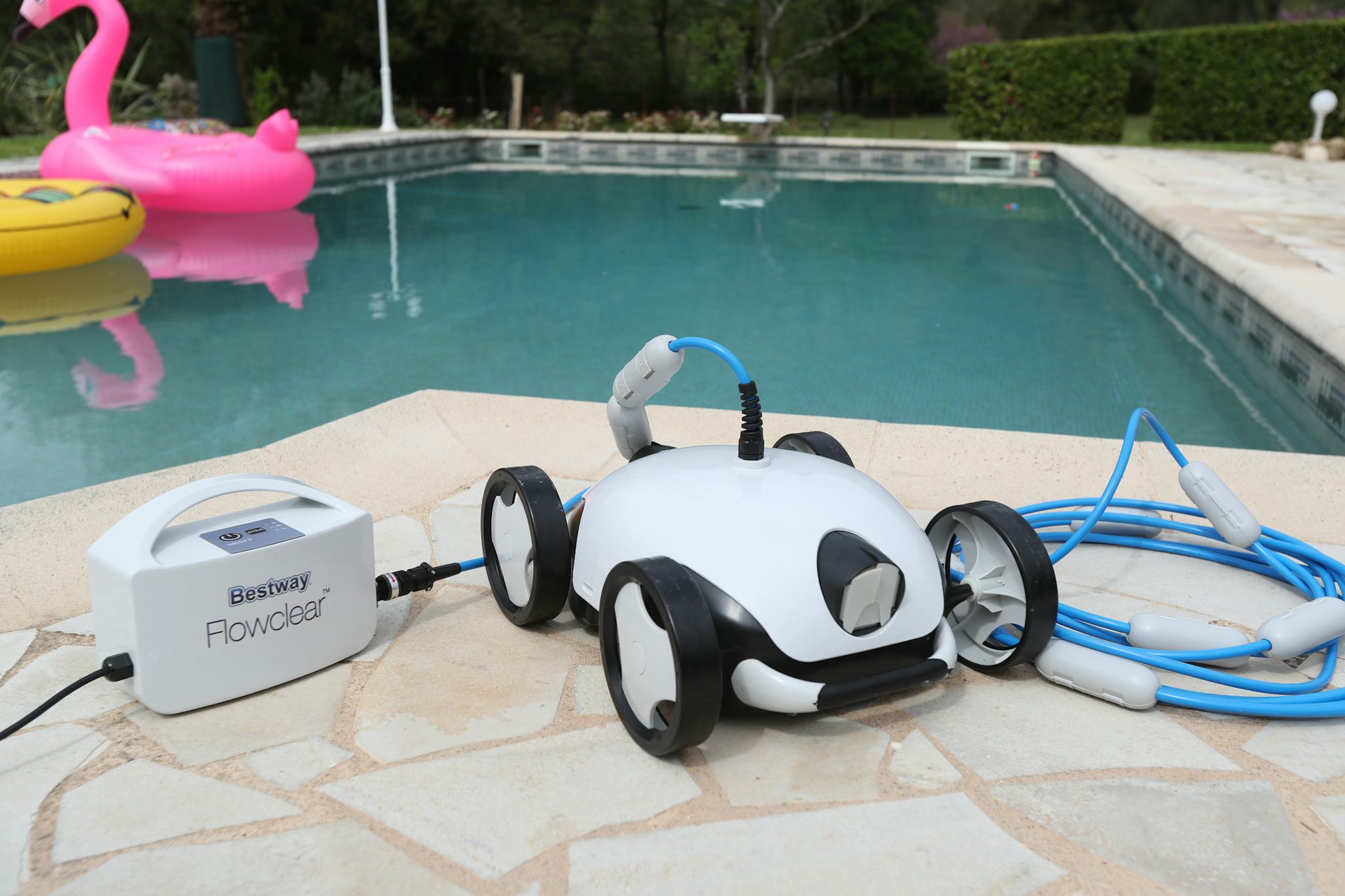 Robots piscines Robot de piscine électrique Falcon Bestway 2