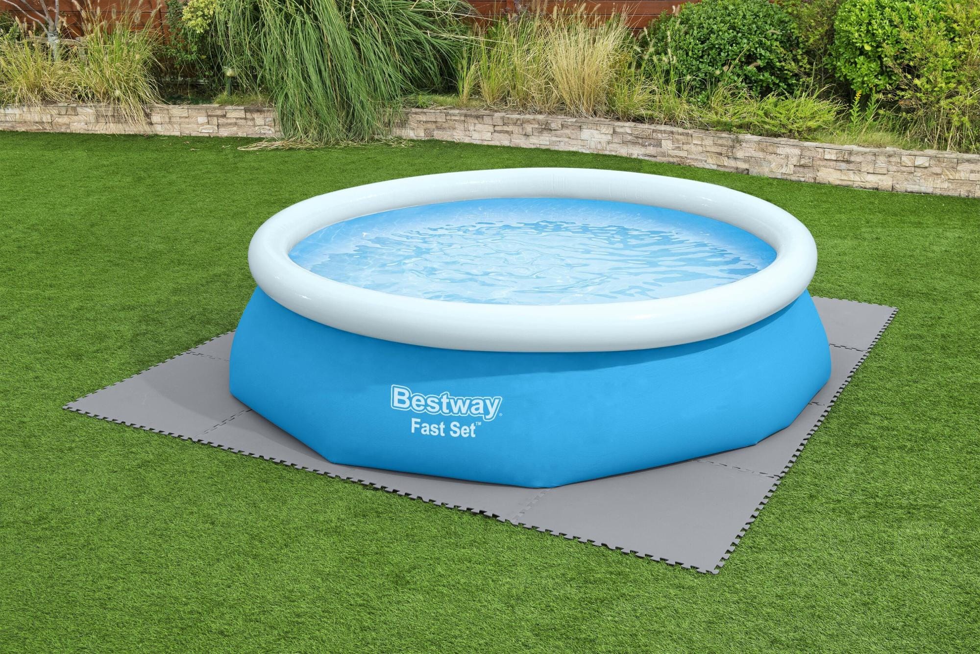 Accessoires Piscine Lot de 9 tapis 78 x 78 cm de protection pré formés  Bestway 2