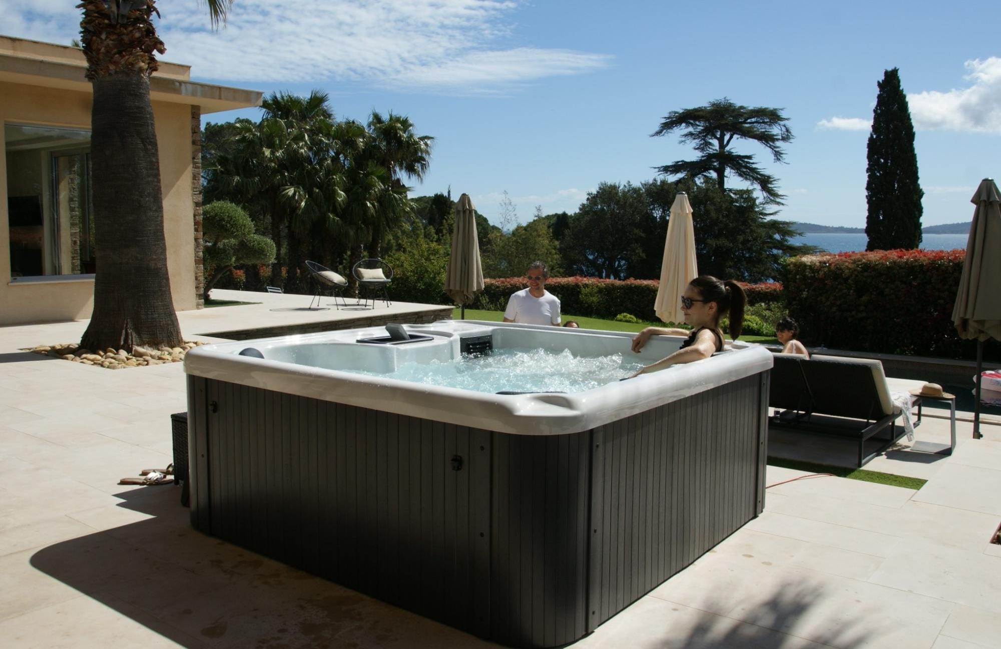 Spas Gonflables Spa acrylique 5 places 12 jets d'eau et 14 jets d'airs 200x200x78cm Bestway 6