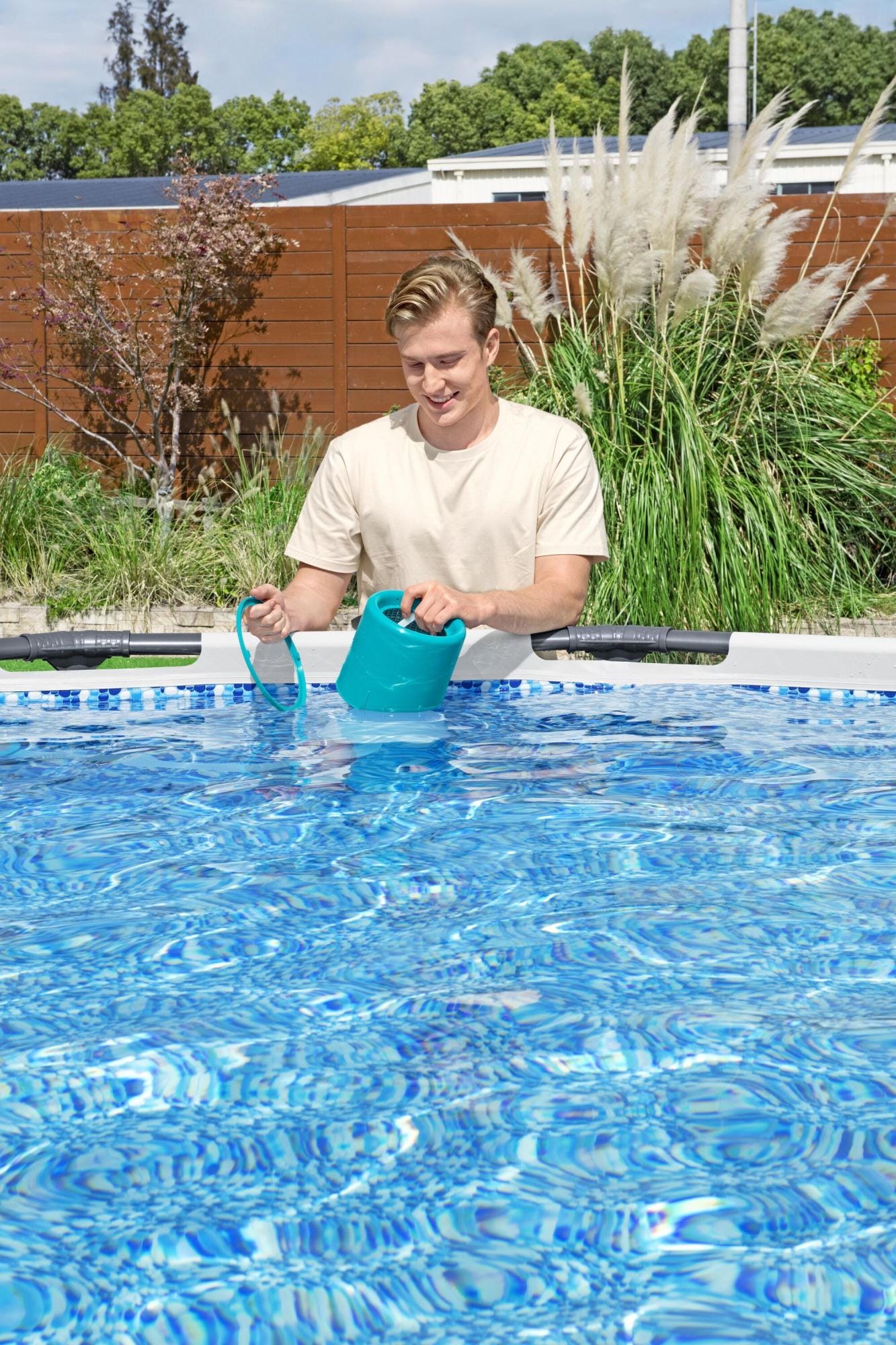 Accessoires Piscine Kit entretien piscine Deluxe avec skimmer, aspirateur et épuisette Bestway 1