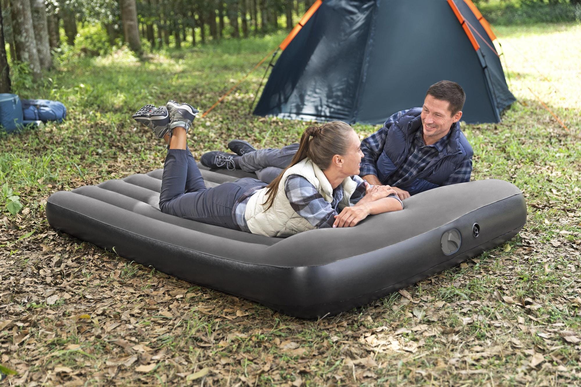 Matelas et mobilier gonflable Matelas gonflable 2 places avec pompe électrique USB intégrée Bestway 1