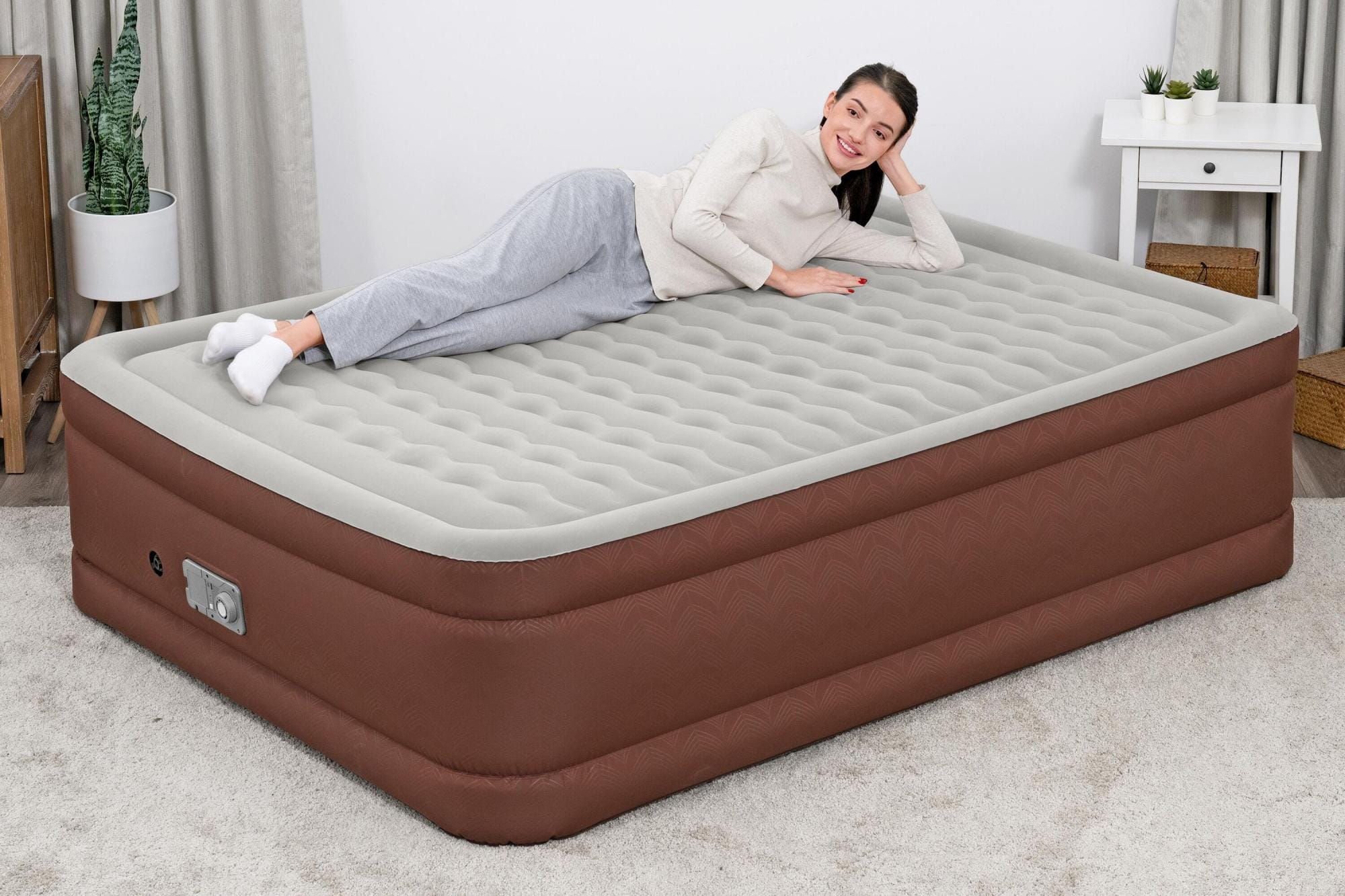 Matelas gonflables Lit gonflable 2 places à pompe électrique AlwayzeAire 203 x 152 x 51 cm Bestway 1