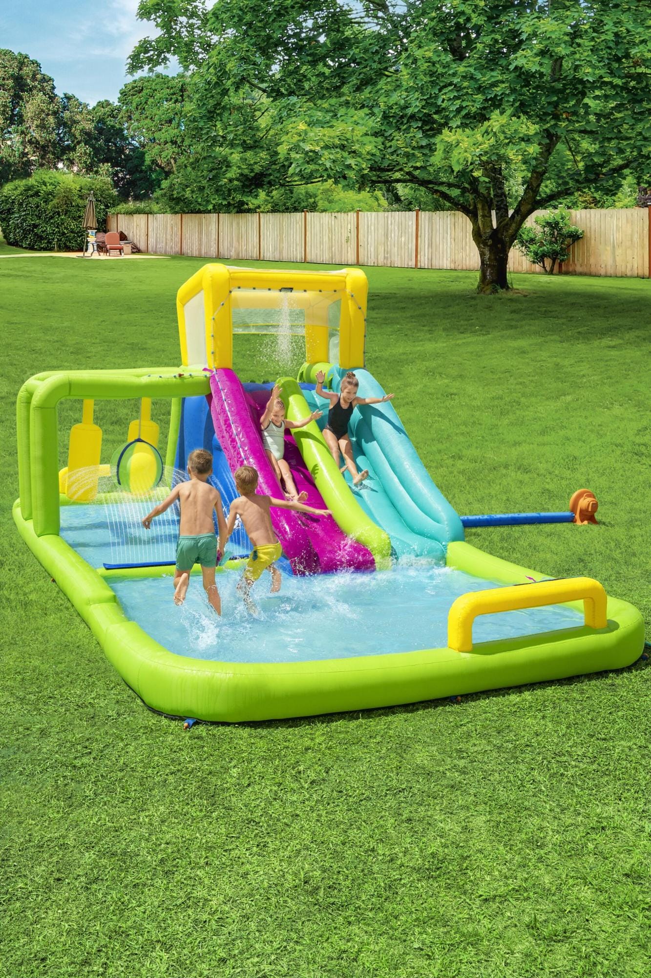 Jeux d'extérieur et trampoline Aire de jeux gonflable Splash Course 710 x 310 x 265 cm Bestway 1