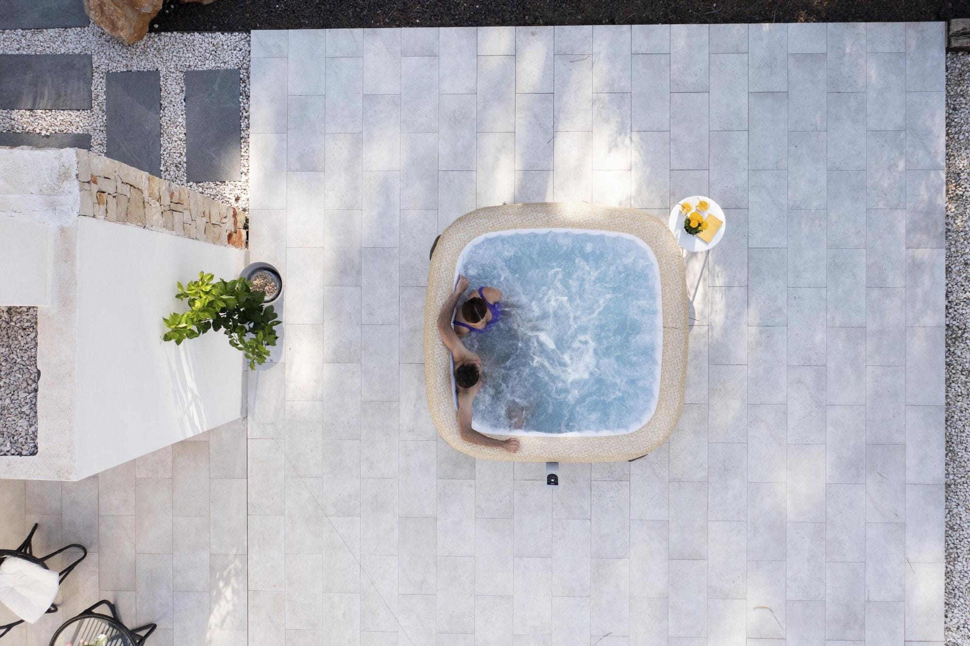 Spa Gonflable Spa gonflable carré Rome Smart AirJet EnergySense 5 - 7 places Bestway 1