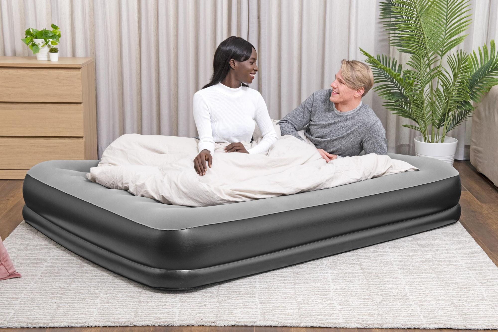 Matelas gonflables Lit gonflable 2 places 203x152x36cm avec pompe électrique intégrée Bestway 1