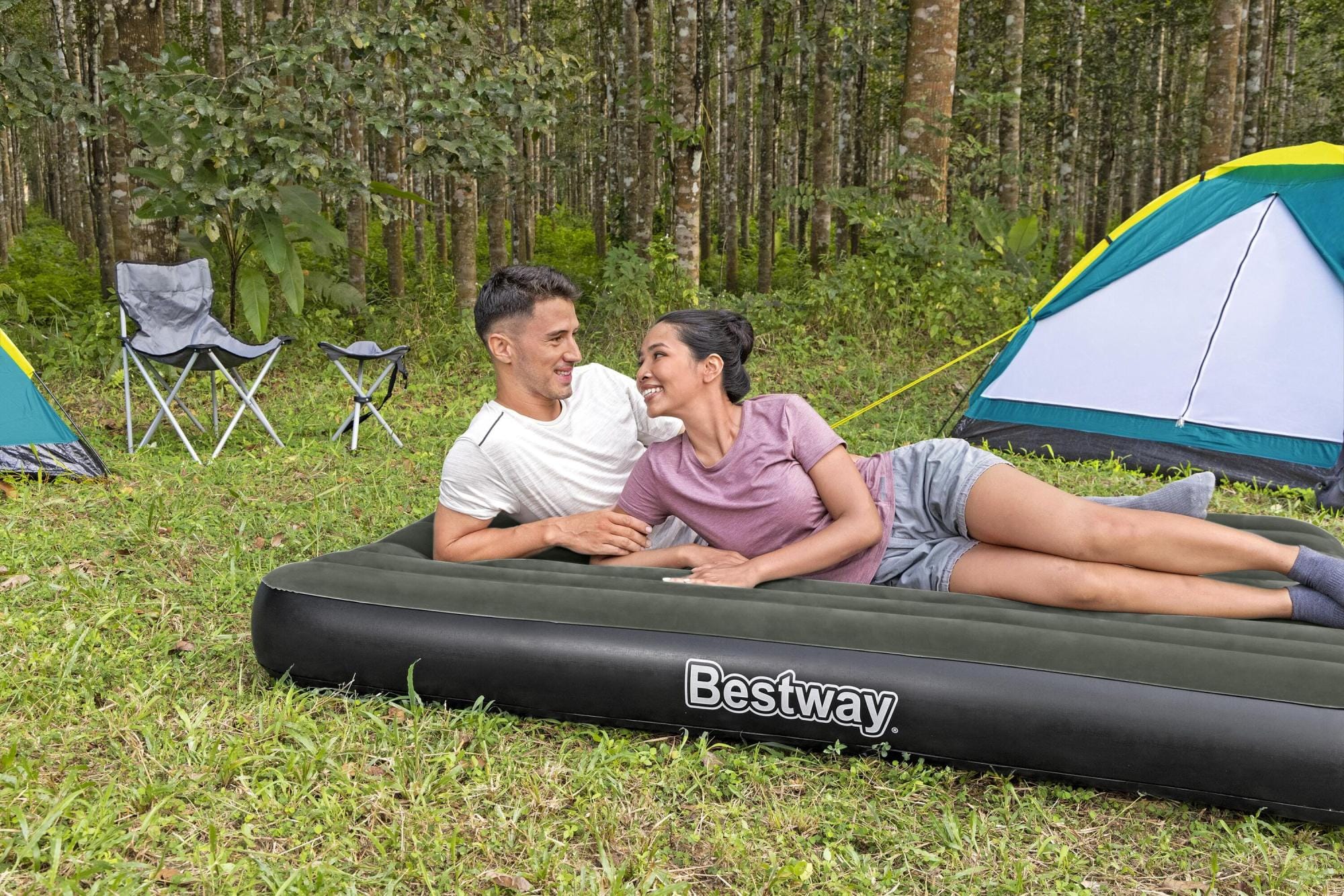Camping et tente Matelas gonflable 2 places avec pompe rechargeable 203x152x25cm Bestway 2