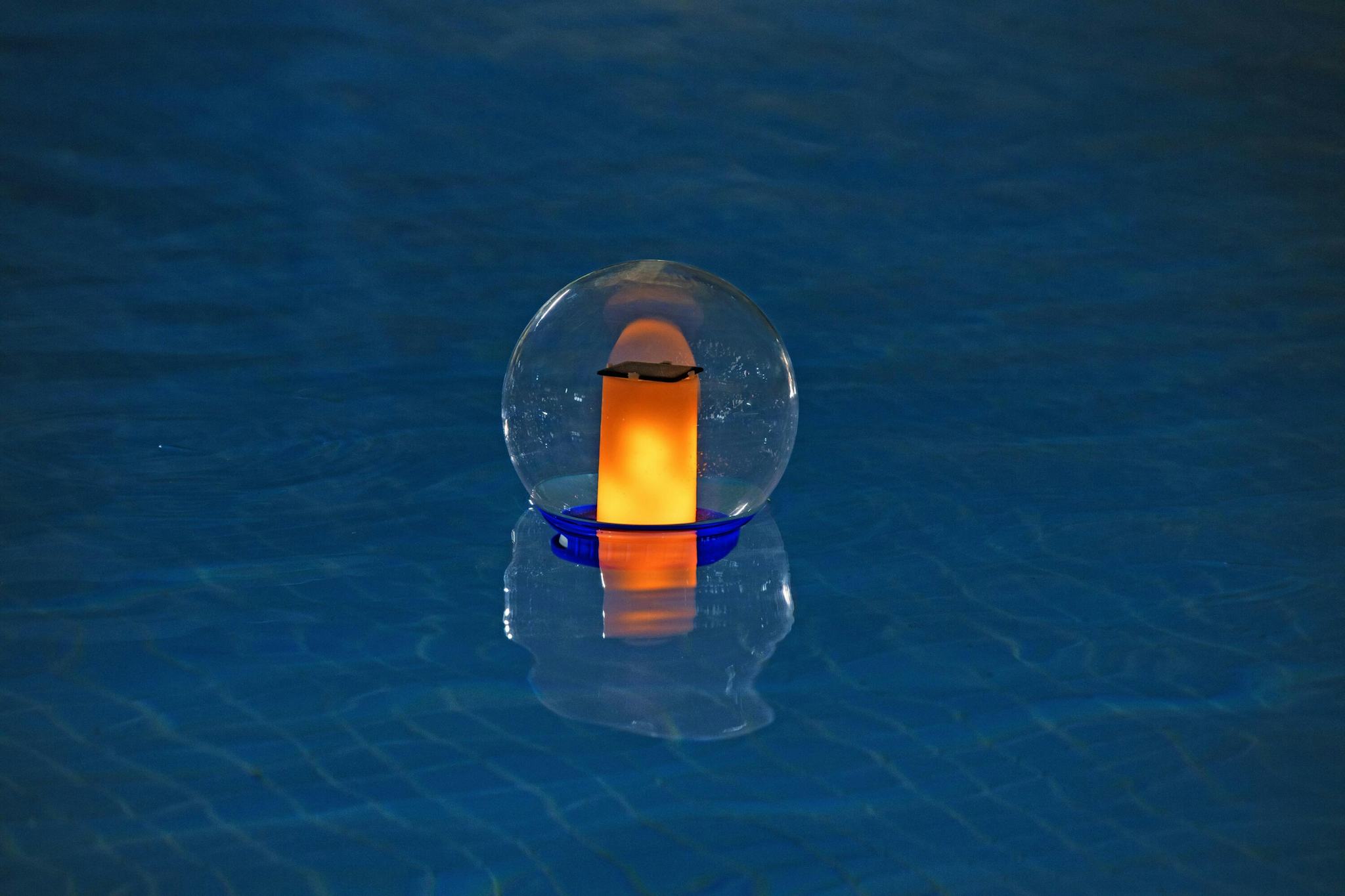 Accessoires piscine et spa Distributeur de produits chimiques LED Solar Sphere™ Bestway 6
