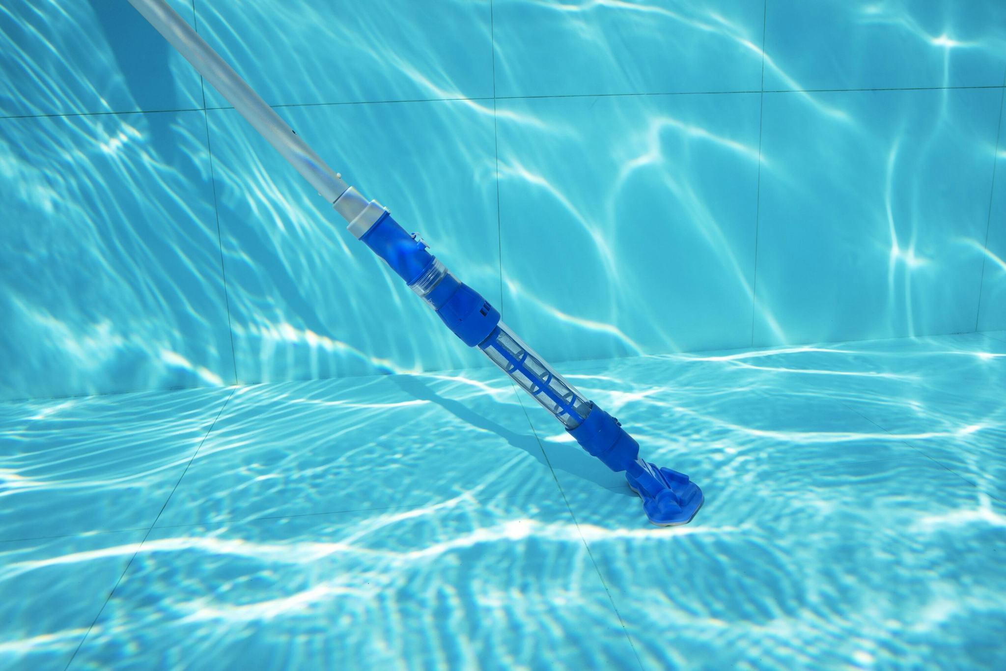 Accessoires piscine et spa Aspirateur rechargeable Aquasurge™, temps de marche 50 minutes, pour piscines jusqu'à 6,10m de diamètre, 2 têtes interchangeables inclus Bestway 3