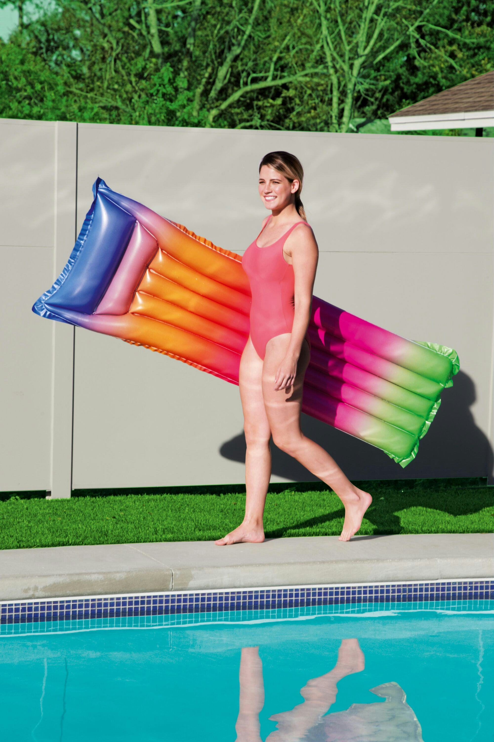 Bouées, matelas et jeux gonflables Matelas gonflable plage ou piscine Fashion Rainbow 183 x 89 cm, 2 couleurs assorties Bestway 11